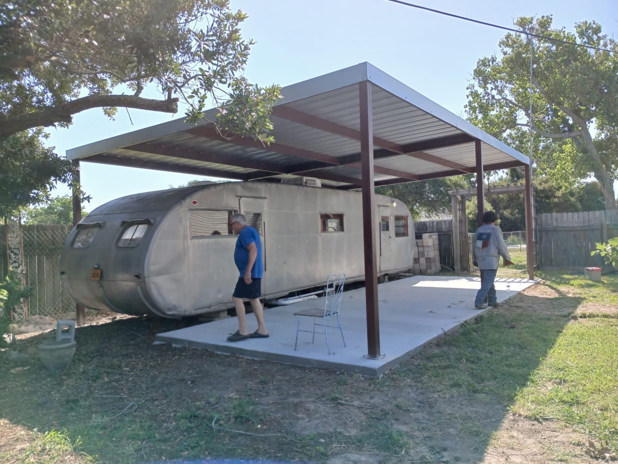 Tall clearance for trucks, RVs, and boats.